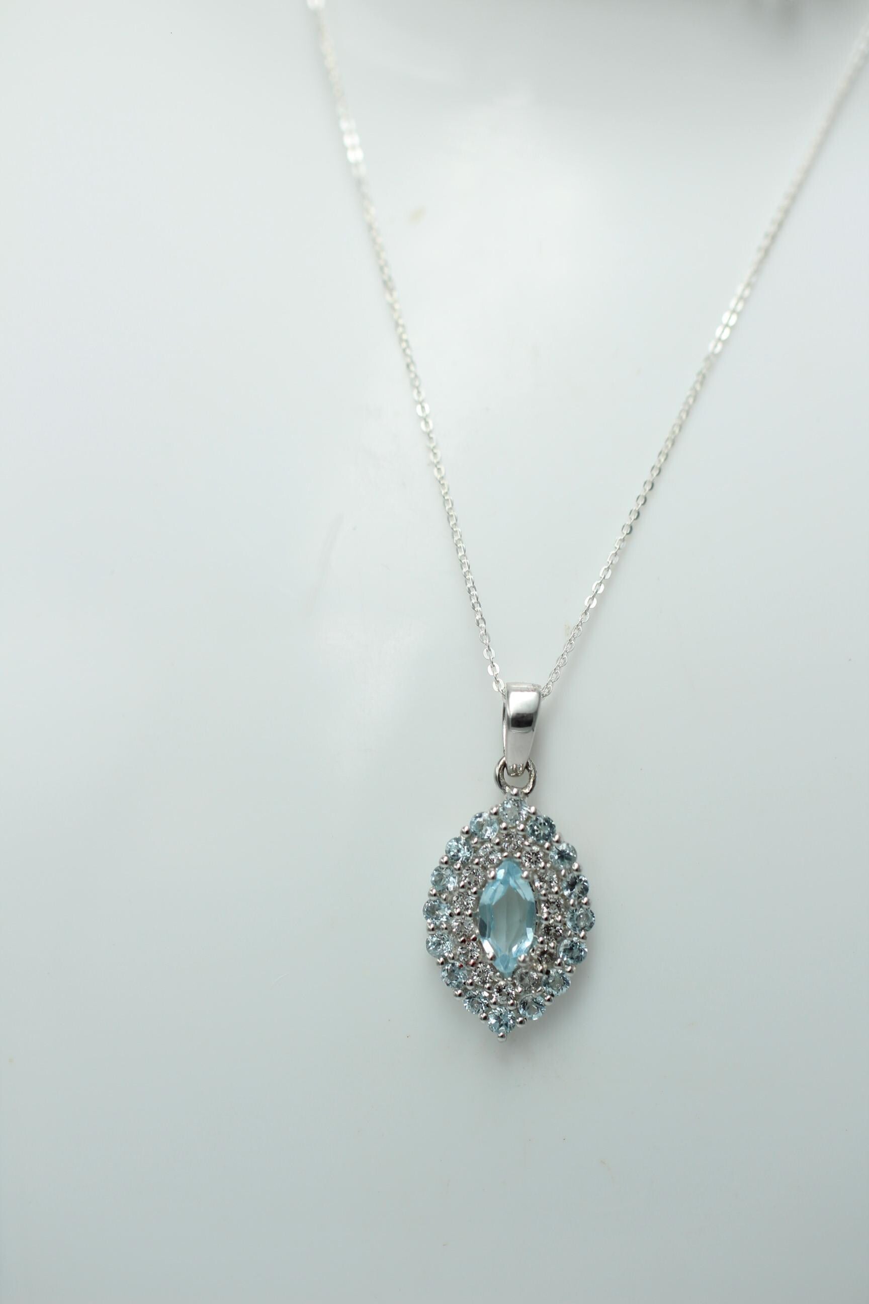 Blautopas Anhänger 925 Silber 2,95 Karat Edelstein Kette Weißtopas Akzente Geschenk für Sie, Blauer Tropfen Anhänger Handgefertigter Schmuck