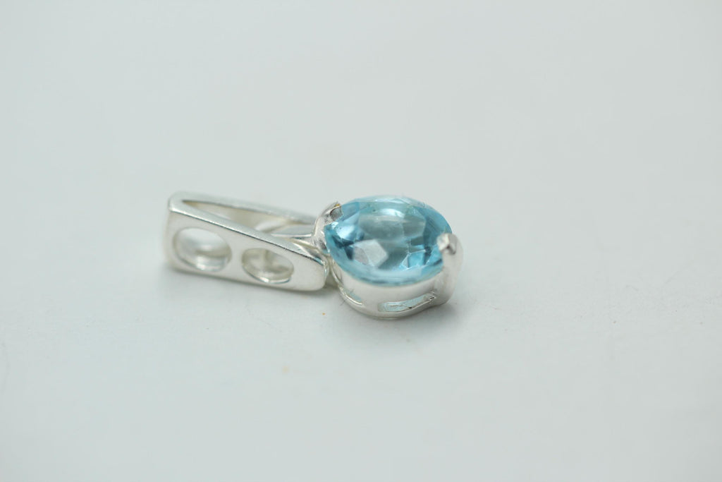 Design pur, 2,78 Carat Blautopas Anhänger 925 Sterling Silber Collier Kette