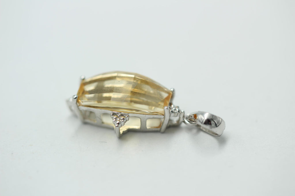 3,9 Carat Design Citrin Anhänger Sterling Silber Collier Kette Fantasieschliff