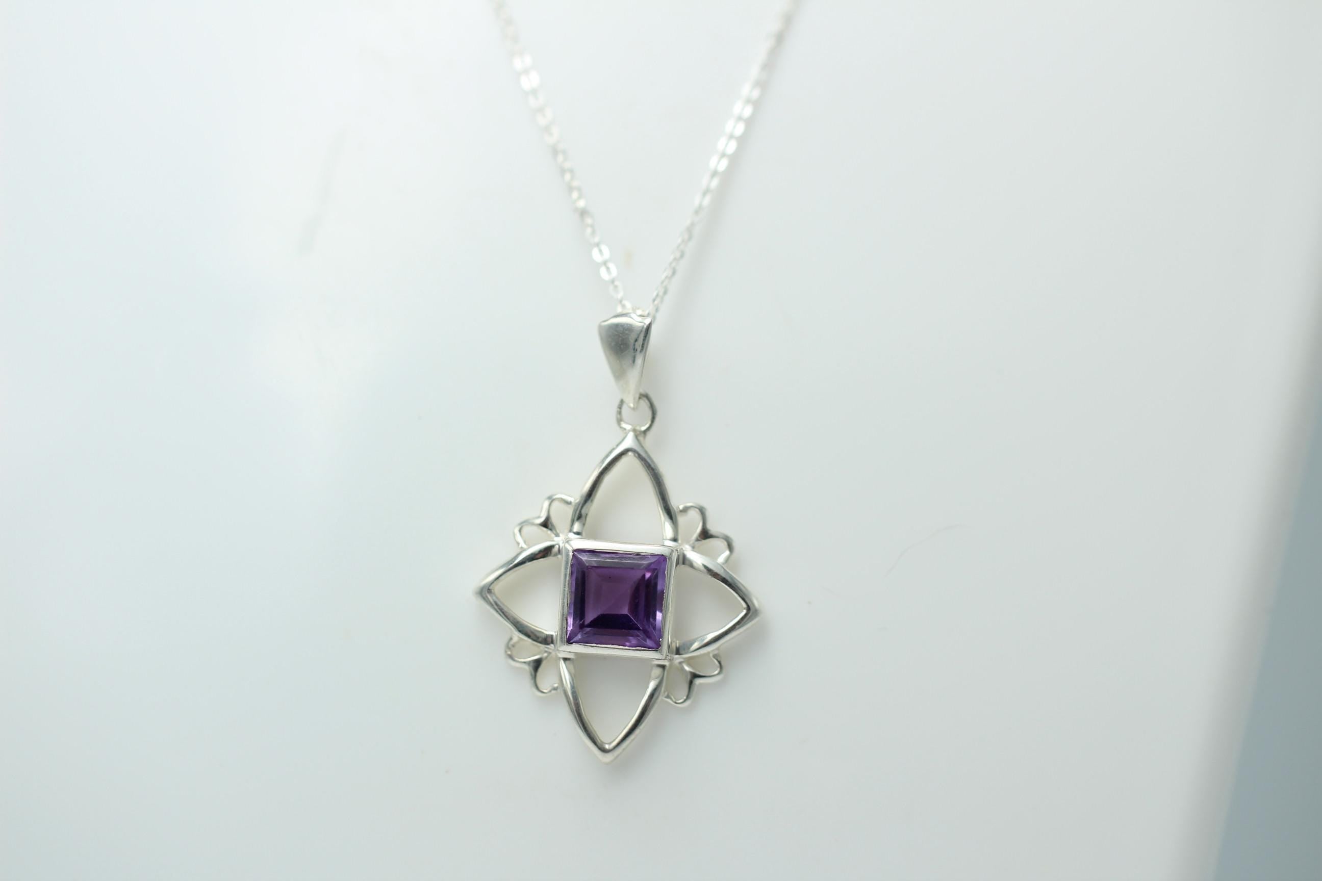 Edler 1,10 Carat Amethyst Anhanger, 925 Silber, Collier, Kette, Rhodiniert