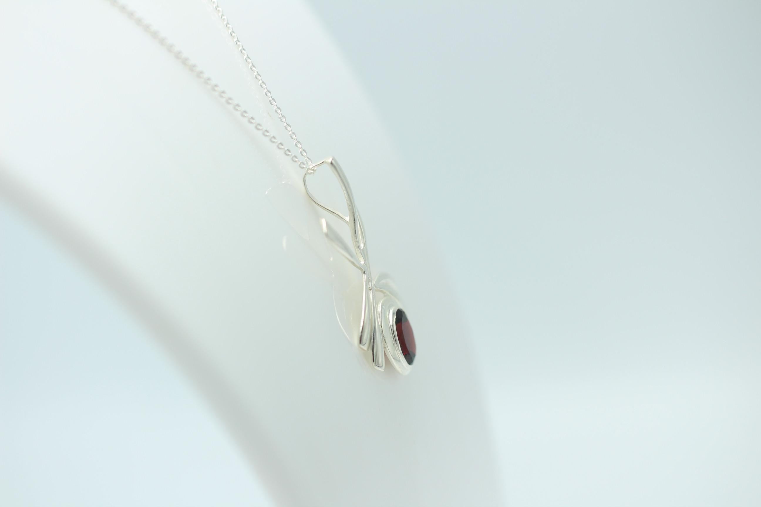 Edler 2,0 Carat Granat Anhanger, 925 Silber, Kette, Collier, Rhodiniert