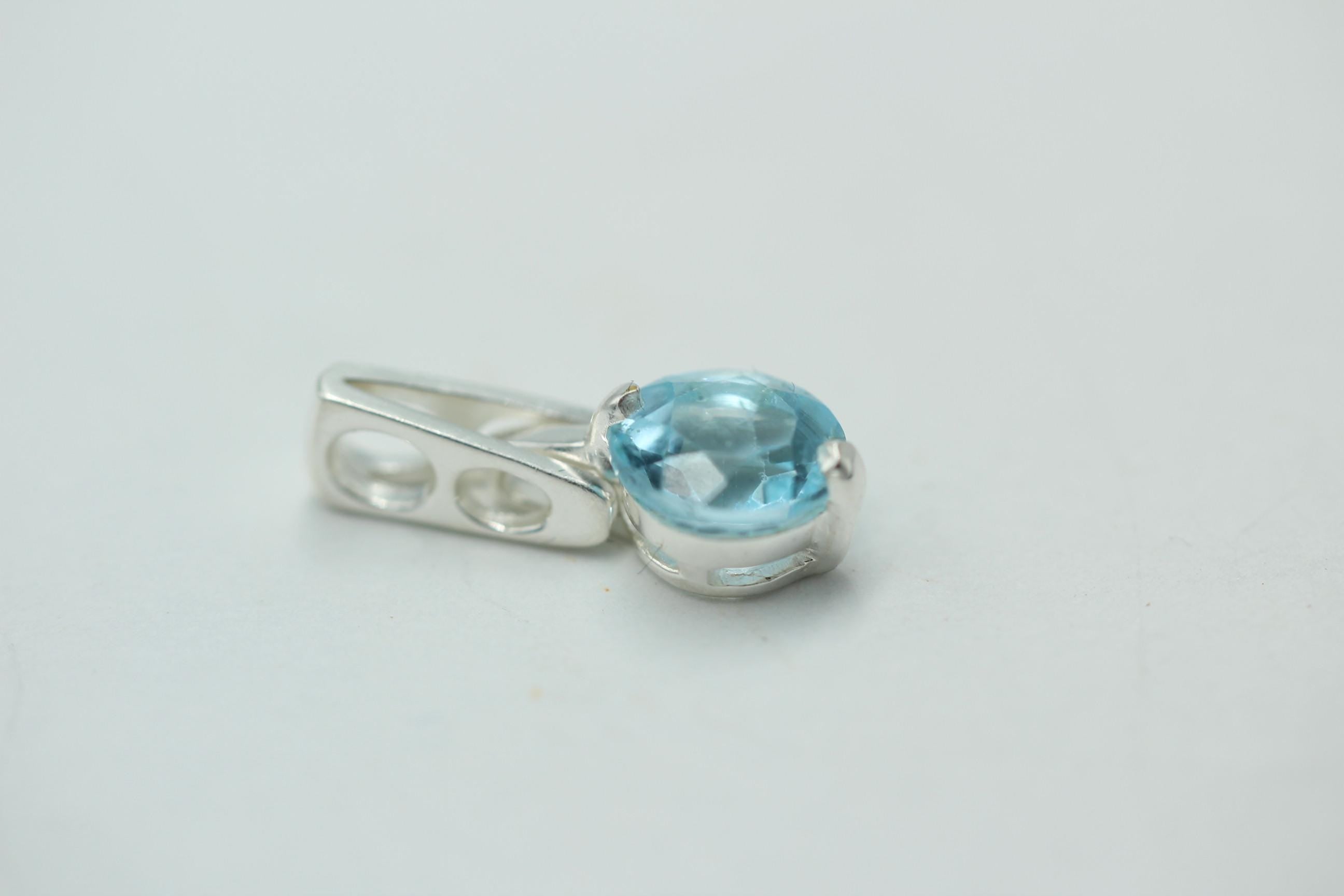 Design pur, 2,78 Carat Blautopas Anhänger 925 Sterling Silber Collier Kette