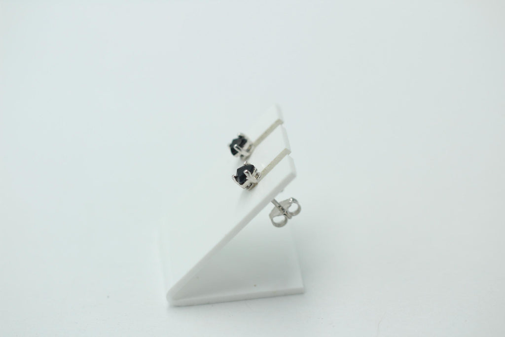 0,5 Carat schwarze Saphir Ohrstecker 925 Stelring Silber Trillion Schliff Top