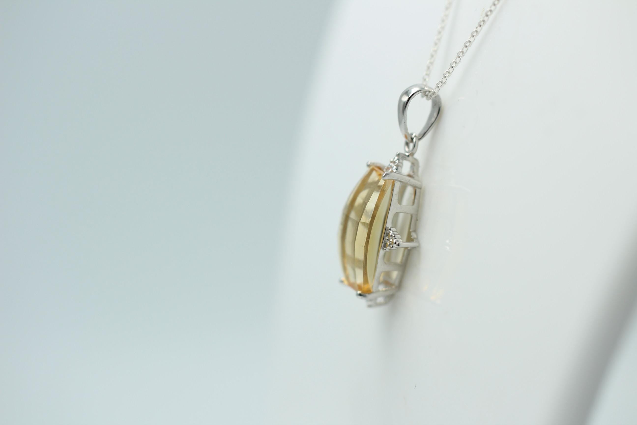 3,9 Carat Design Citrin Anhänger Sterling Silber Collier Kette Fantasieschliff