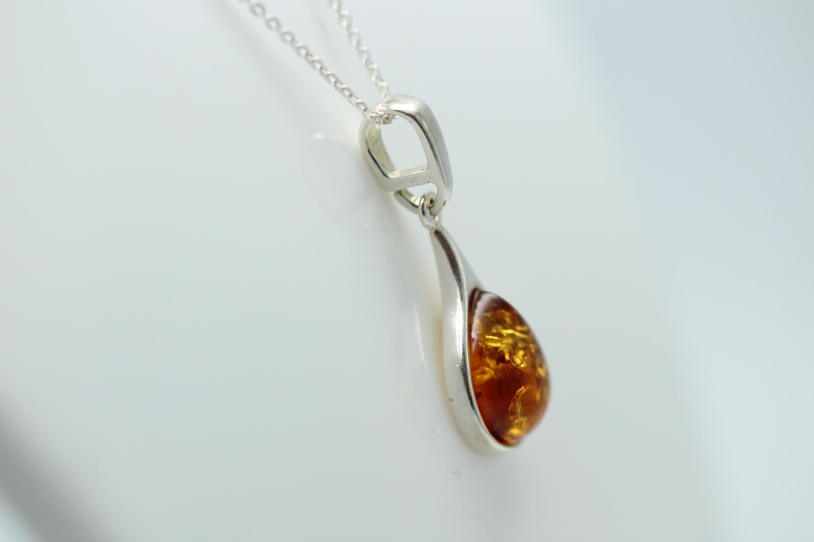 Bernstein Anhänger 925 Silber Collier Kette edel und schön Traum eines Anhängers