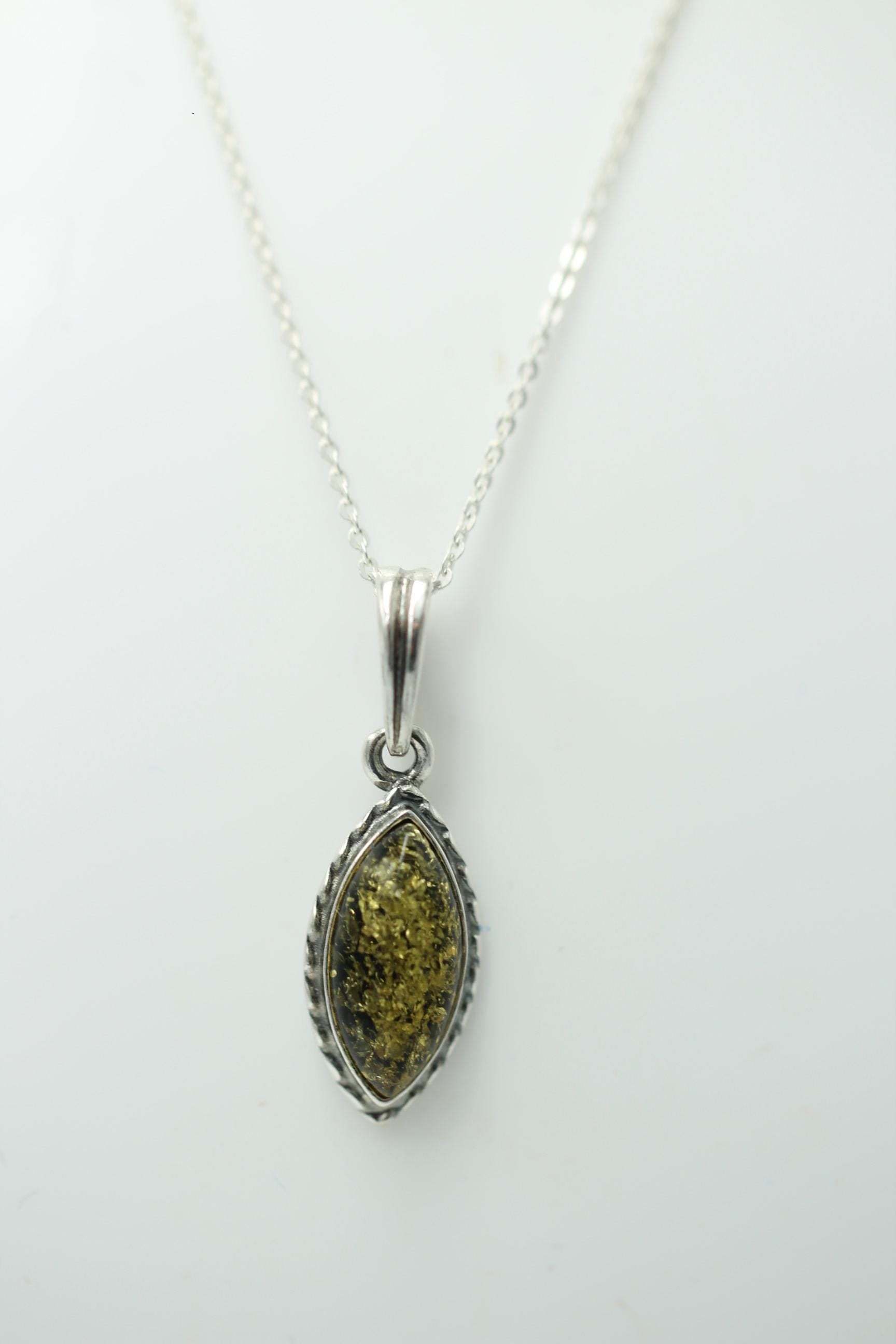 grüner Bernstein Anhänger 925 Sterlingsilber  Bernsteinschmuck