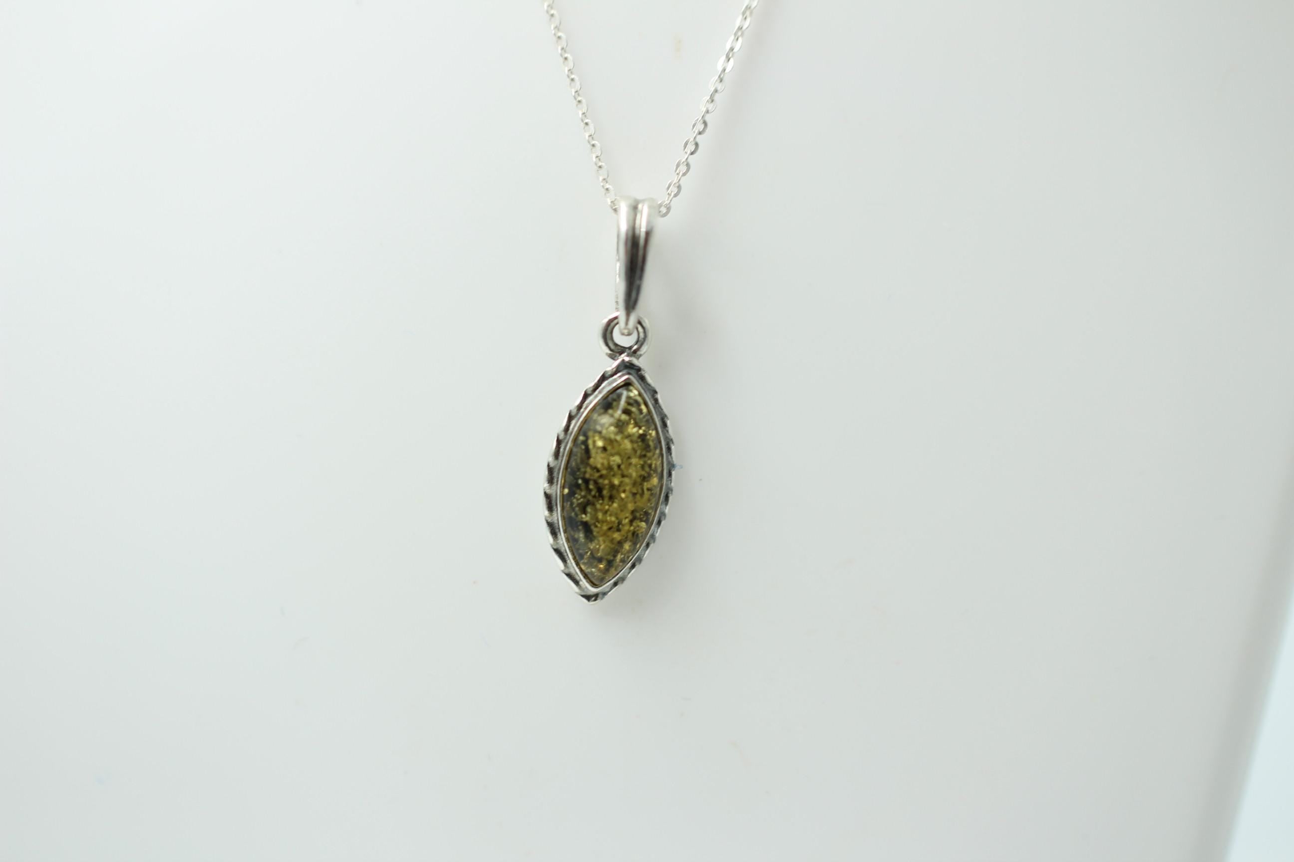 grüner Bernstein Anhänger 925 Sterlingsilber  Bernsteinschmuck