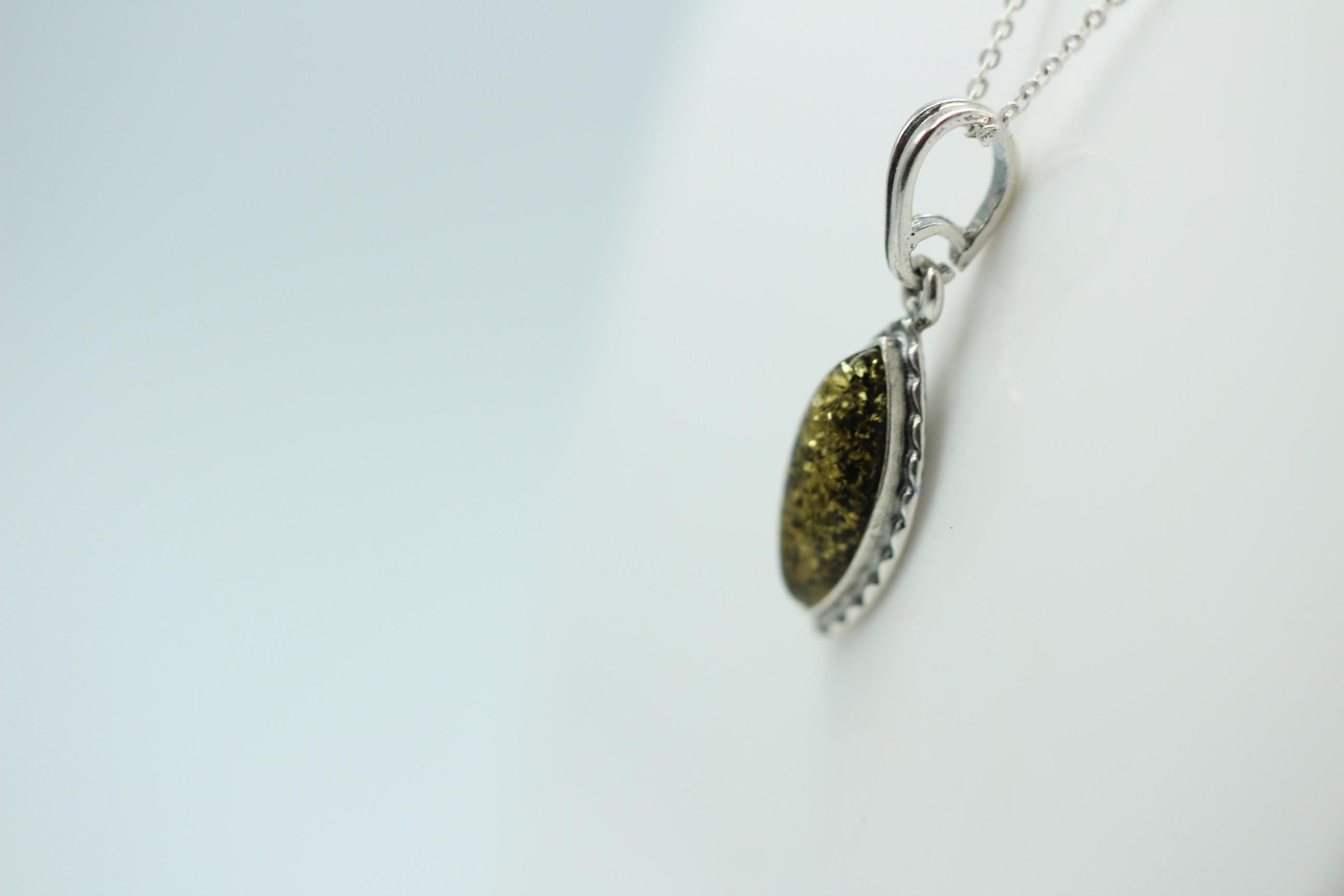 grüner Bernstein Anhänger 925 Sterlingsilber  Bernsteinschmuck