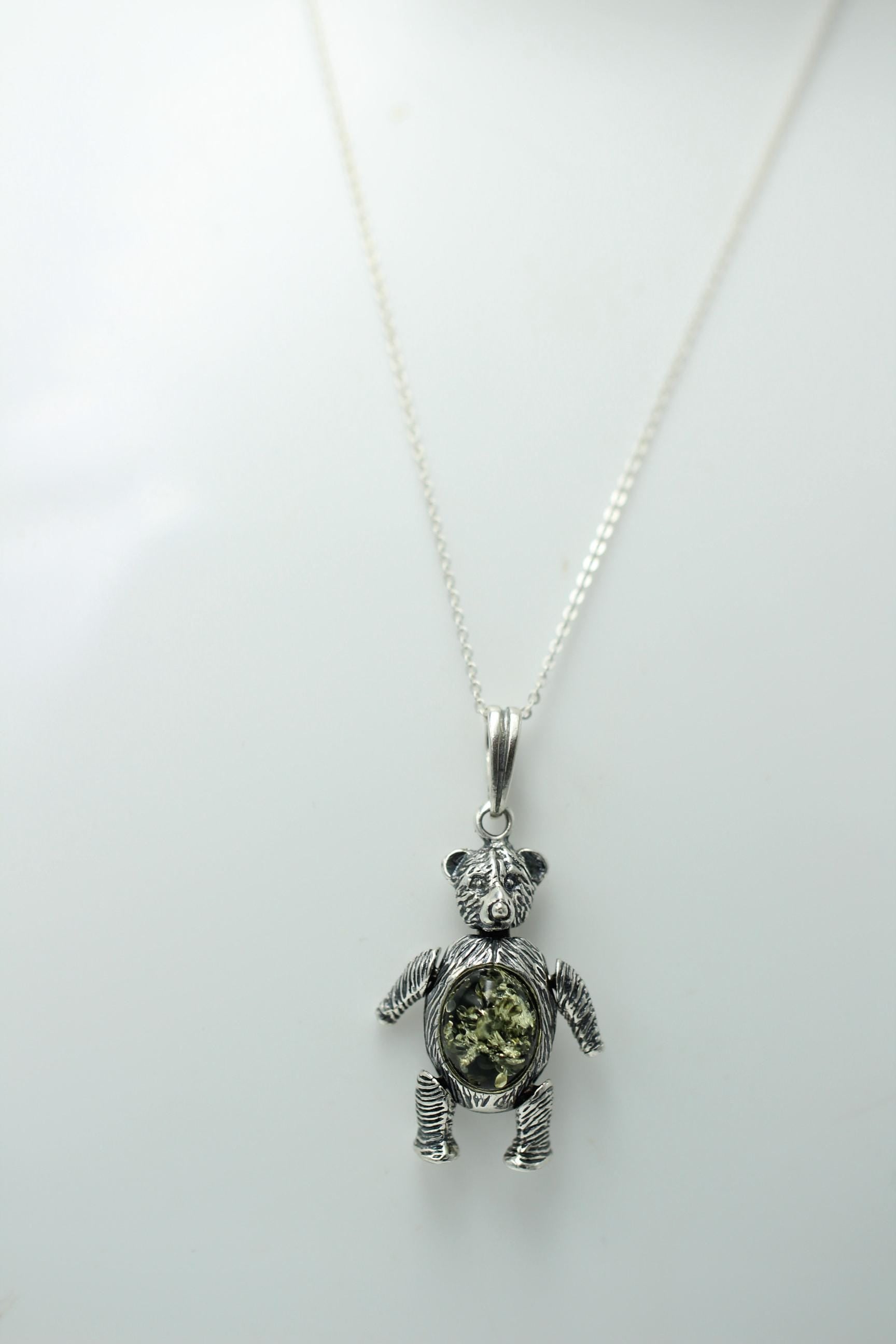 Design Bär 925 Silber mit grünem Bernstein beweglich und platisch Bärenkette