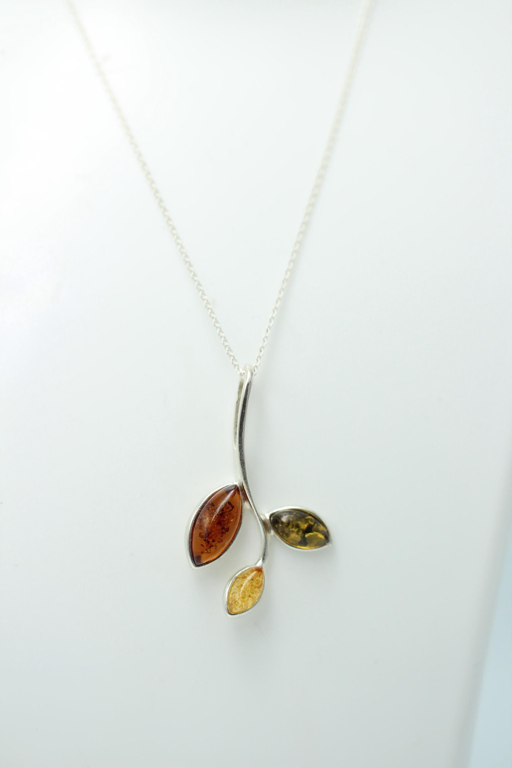 Edle Bernstein Zweig Anhänger dreifarbig 925 Silber Collier Kette Top Edel
