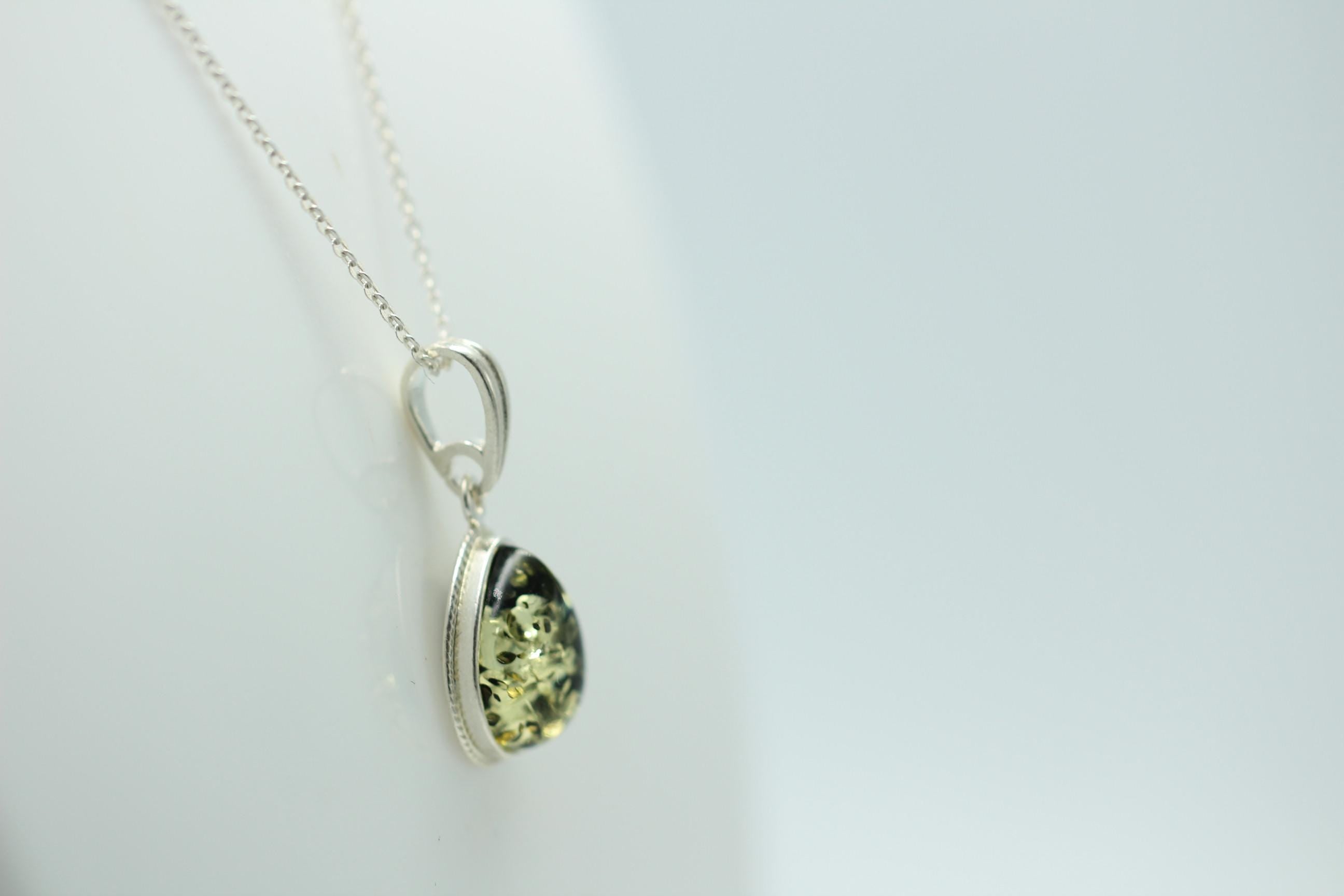 Bernsteinanhänger 925 Silber Anhänger grüner Bernstein Collier Kette Schmuck
