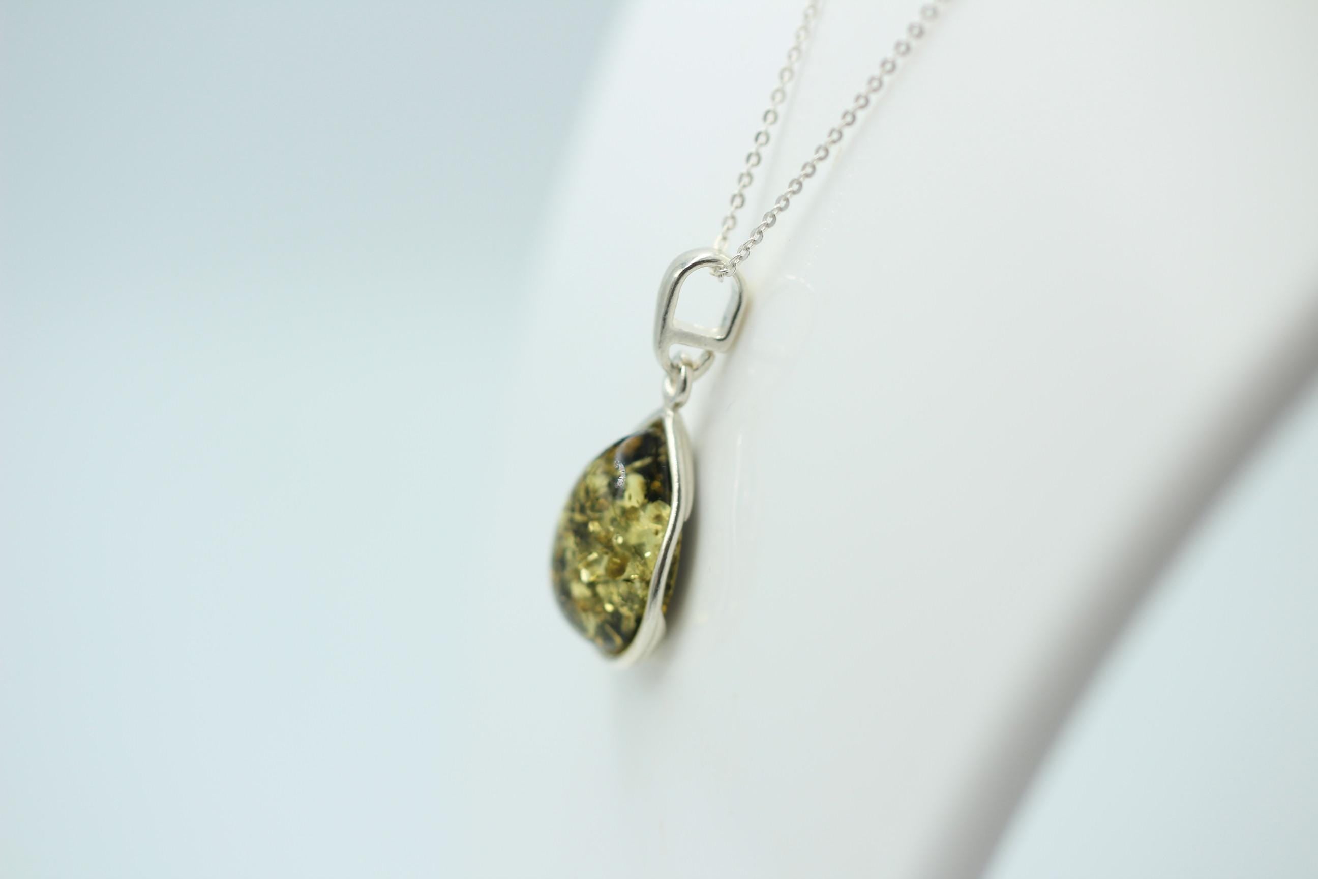Bernsteinanhänger 925 Silber Anhänger grüner Bernstein Collier Kette Schmuck
