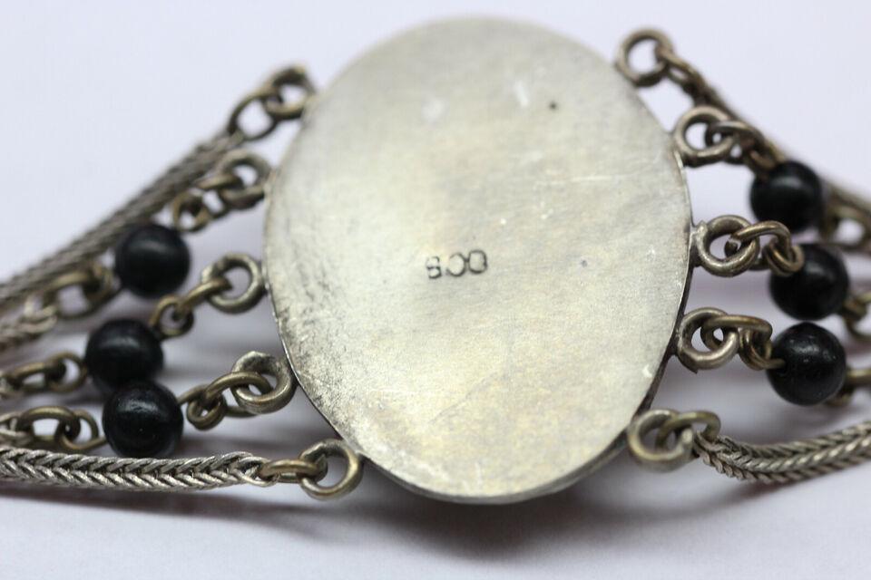 Armband Silber mit Niello, schwarze Glasperlen, wohl Balkan oder Russland 1850