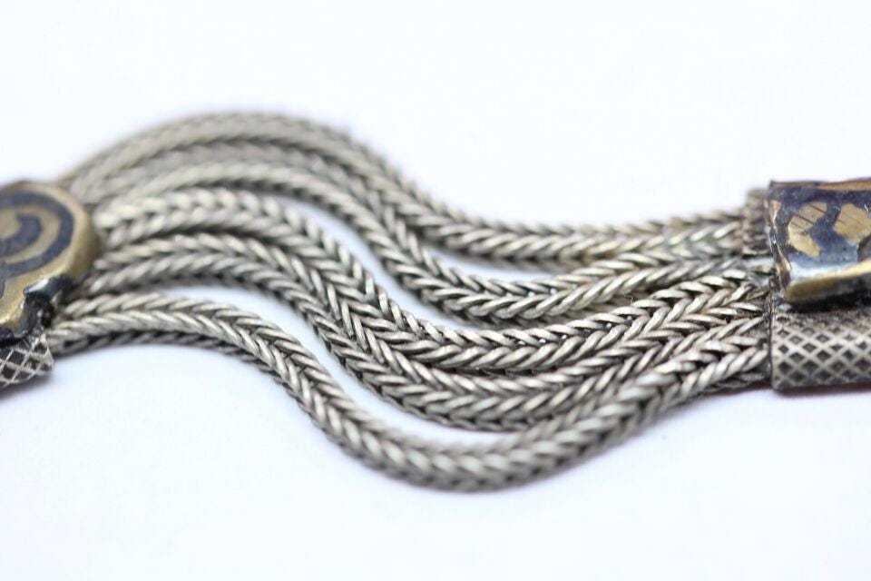 Armband Silber mit Niello, schwarze Glasperlen, wohl Balkan oder Russland 1850