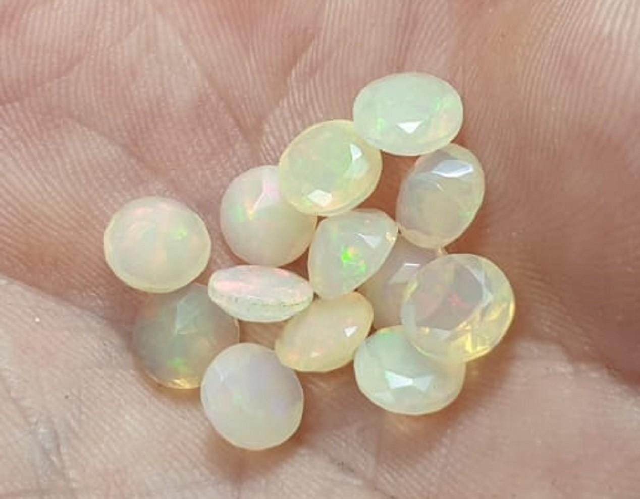 0,52 Carat Äthiopischer Opal A- AA Qualität aus Afrika Rundschliff 6 mm Welo Opal