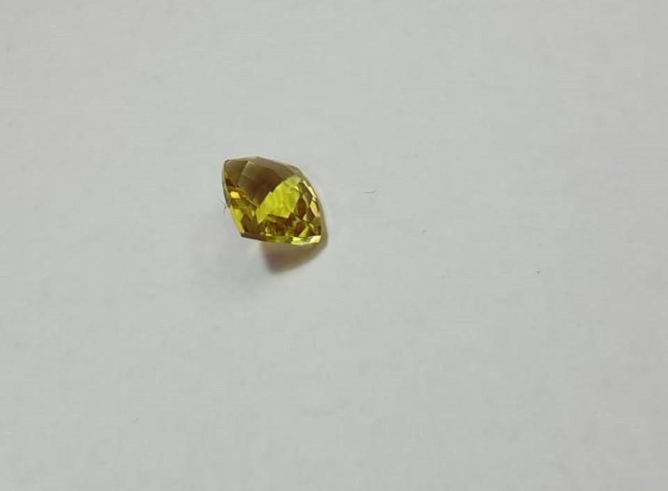 3,84 Carat Limonenquarz AAA Lemon quarz Checker Cut 11 x 9 mm Top Qualität