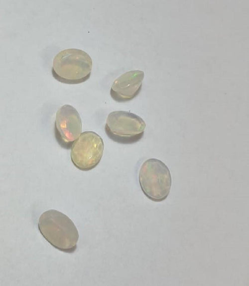0,28 Carat Äthiopischer Opal 6 x 4mm A - AA Qualität aus Afrika Oval Schliff