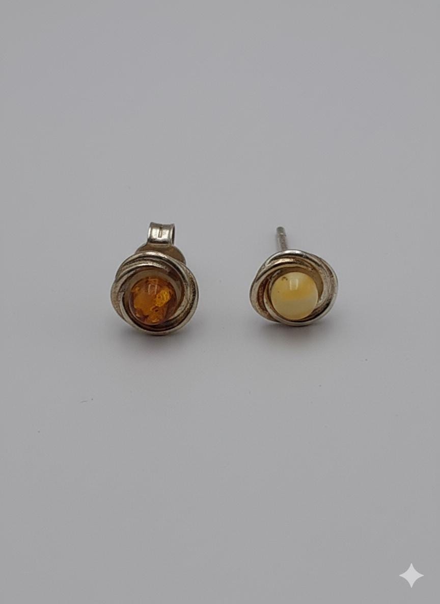 Bezaubernde 925er Sterling Silber Ohrstecker mit Milch- und Cognac-Bernstein