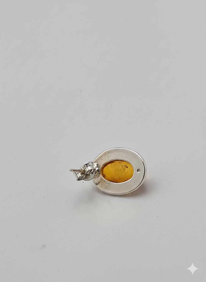 Bernstein Ohrstecker mit faszinierenden Inklusen in 925er Silber Elegant Ohrstecker vom Baltikum