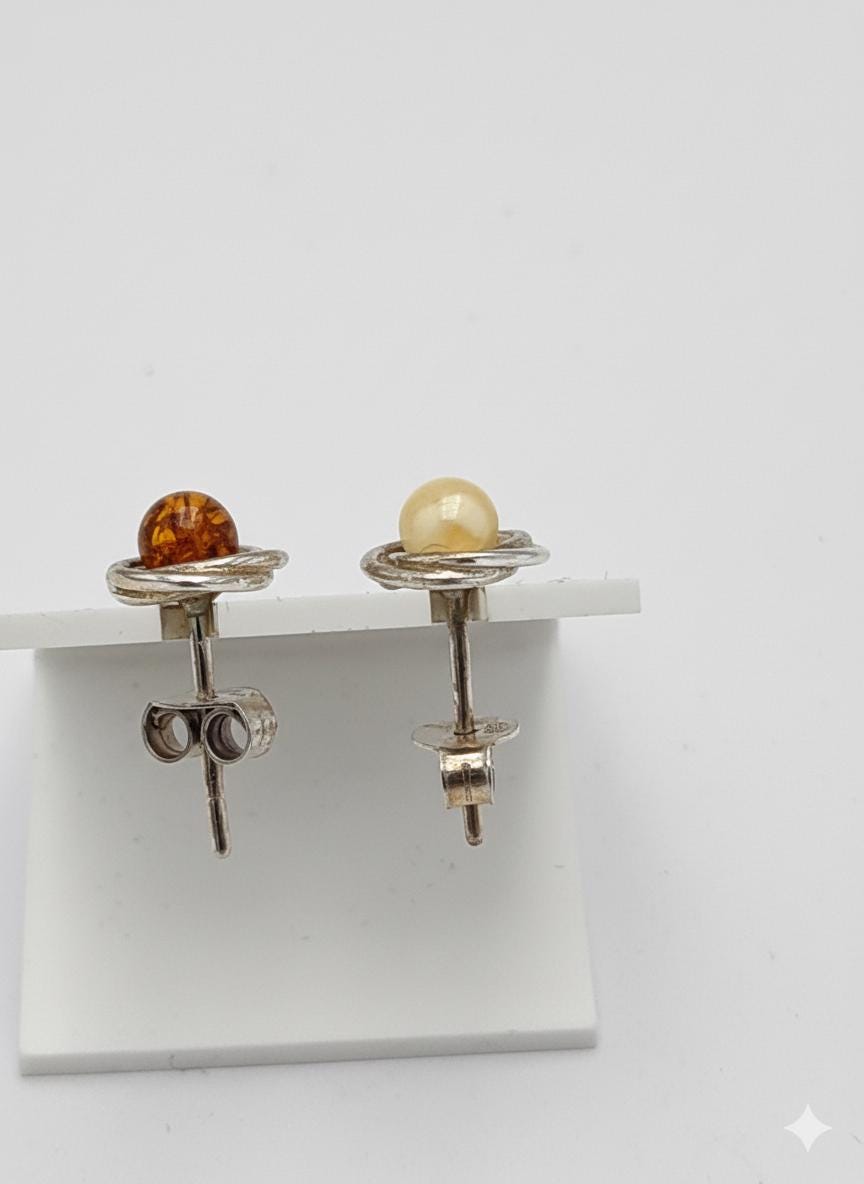Bezaubernde 925er Sterling Silber Ohrstecker mit Milch- und Cognac-Bernstein