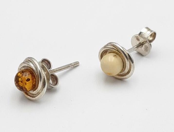 Bezaubernde 925er Sterling Silber Ohrstecker mit Milch- und Cognac-Bernstein