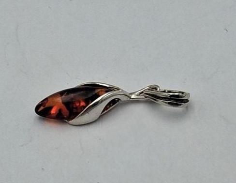 Bernstein Design Anhänger in Sterling Silber Collier Kette Bernsteinanhänger
