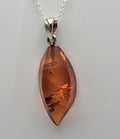 Eleganter Bernstein-Anhänger in Sterling-Silber  "Blatt des Waldes