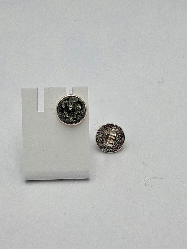 Außergewöhnliche Silber-Ohrstecker mit Natur-Bernstein  Seltene "Moos-Optik"
