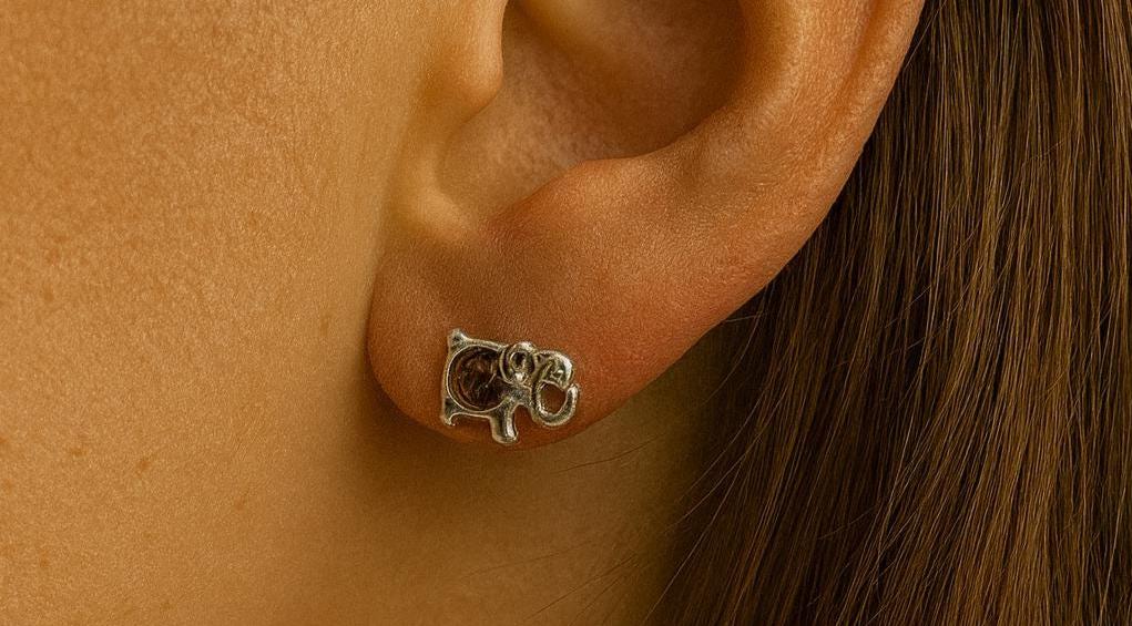Elefanten Ohrstecker  925 Sterling Silber mit dunklem Natur-Bernstein  Tier ohrstecker für Kinder