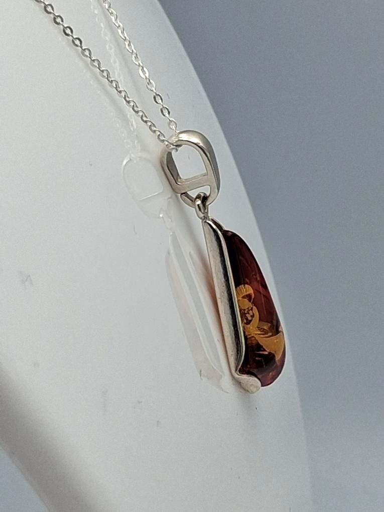 Bernstein-Anhänger (UNIKAT) | 925 Sterling Silber mit Cognac-Bernstein & Inklusion