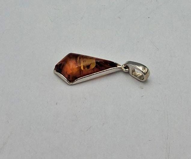 Bernstein-Anhänger (UNIKAT) | 925 Sterling Silber mit Cognac-Bernstein & Inklusion