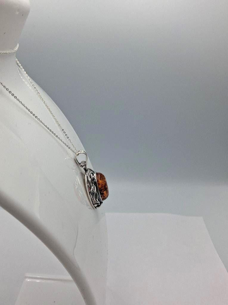 Anhänger mit natürlichem Bernstein Collier aus Litauen Baltikum