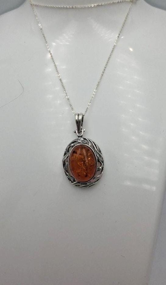 Anhänger mit natürlichem Bernstein Collier aus Litauen Baltikum