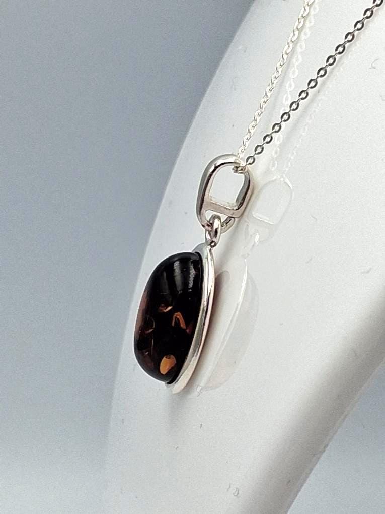 Bernstein Anhänger aus 925 Sterling Silber  Inkl. Kette 45cm aus Litauen dunkel rot brauner Bernstein